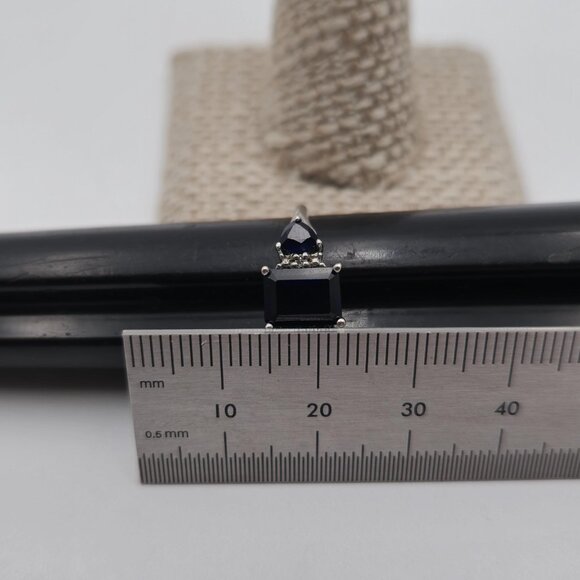 Size 8.25 Sterling Silver Beautiful Blue Sapphires Ring A2875 - Picture 8 of 9